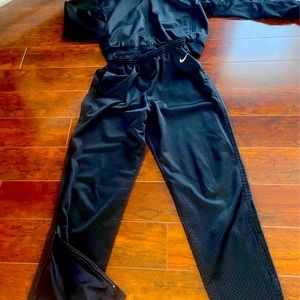 Women’s vintage 90’s Nike sweat suit in great condition